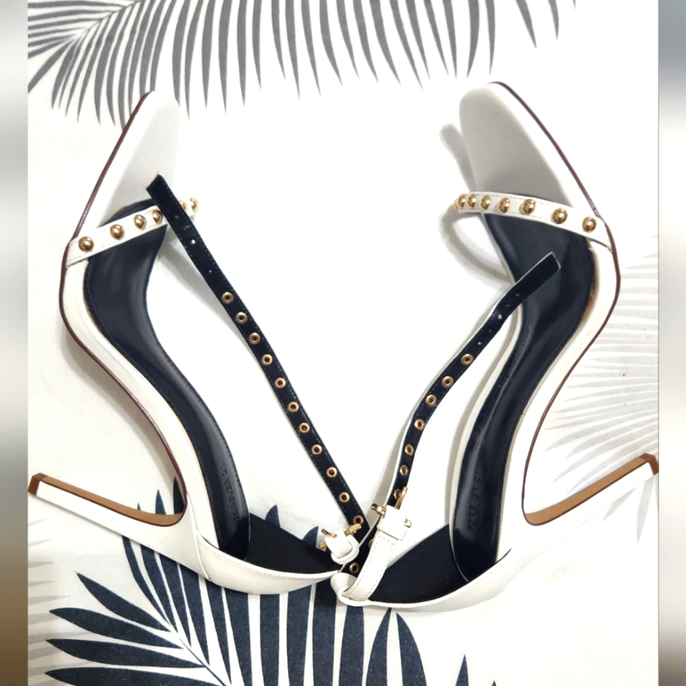 High heels sandals